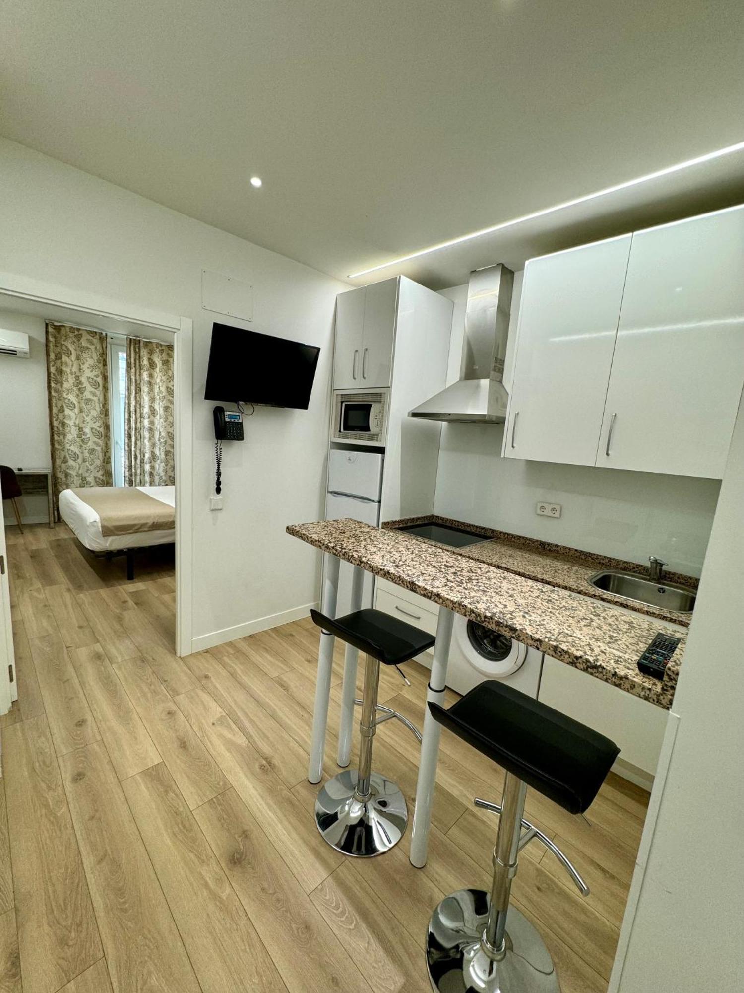 Apartamentos Apolo Madrid Extérieur photo