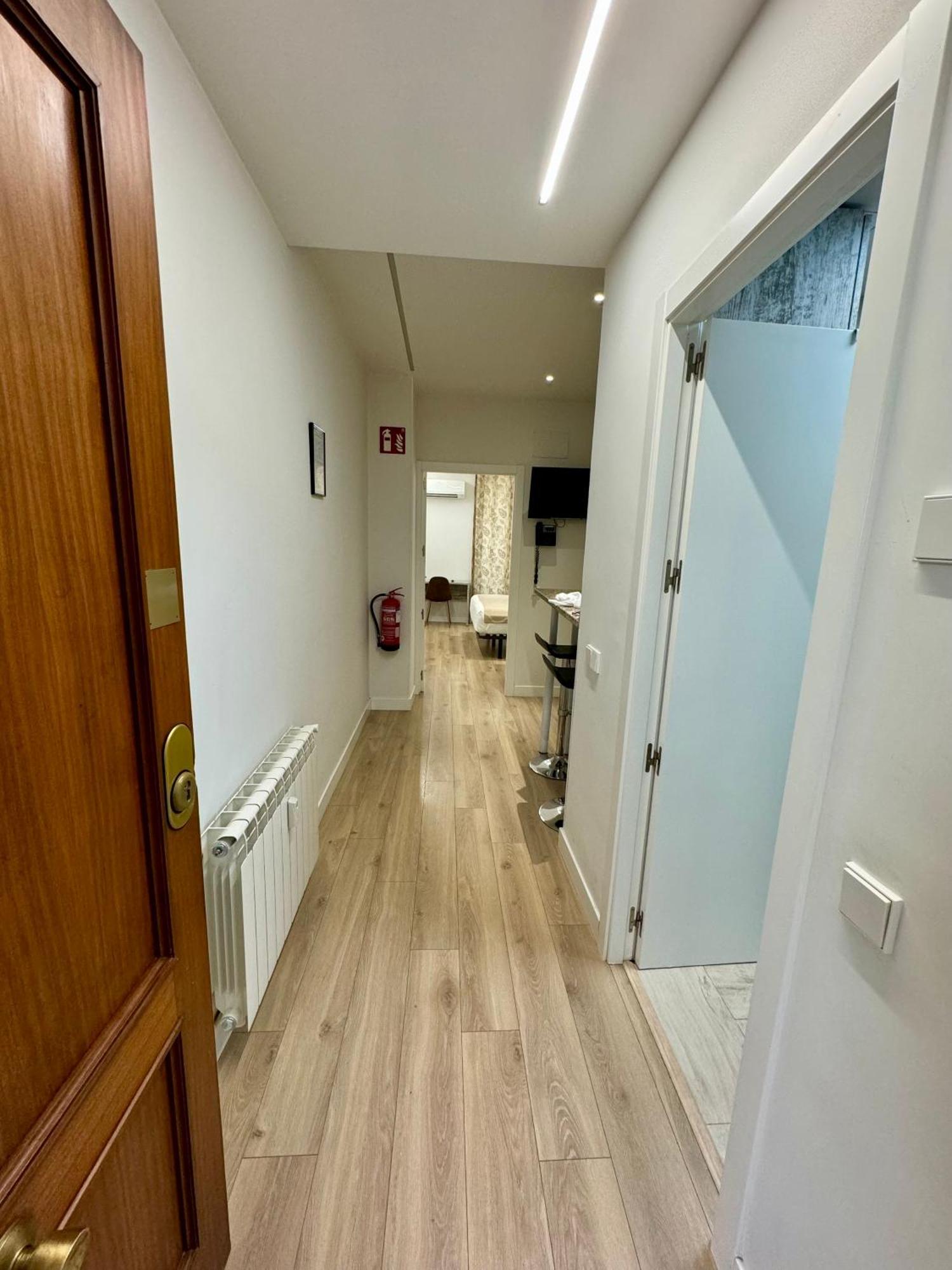 Apartamentos Apolo Madrid Extérieur photo