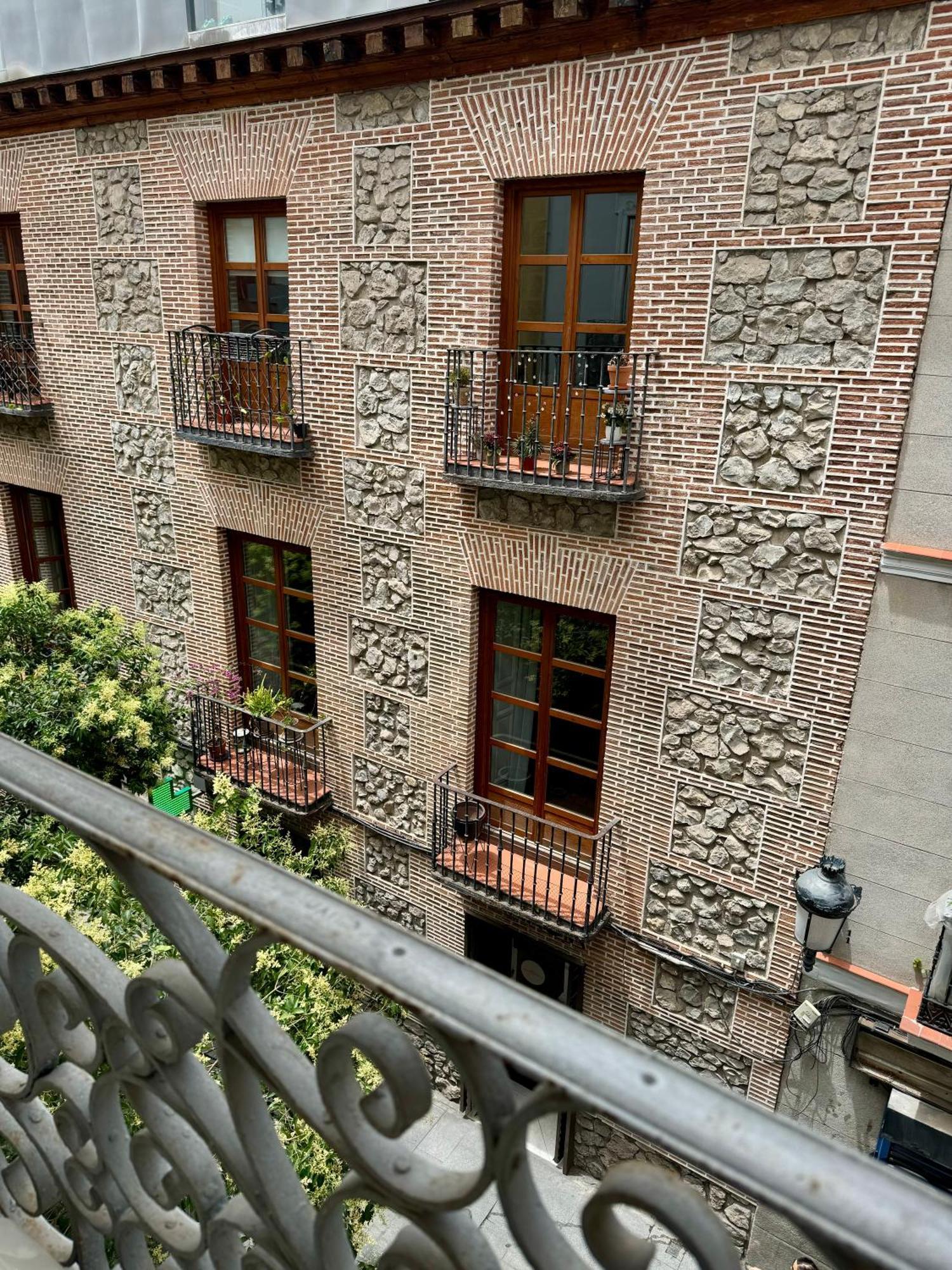 Apartamentos Apolo Madrid Extérieur photo