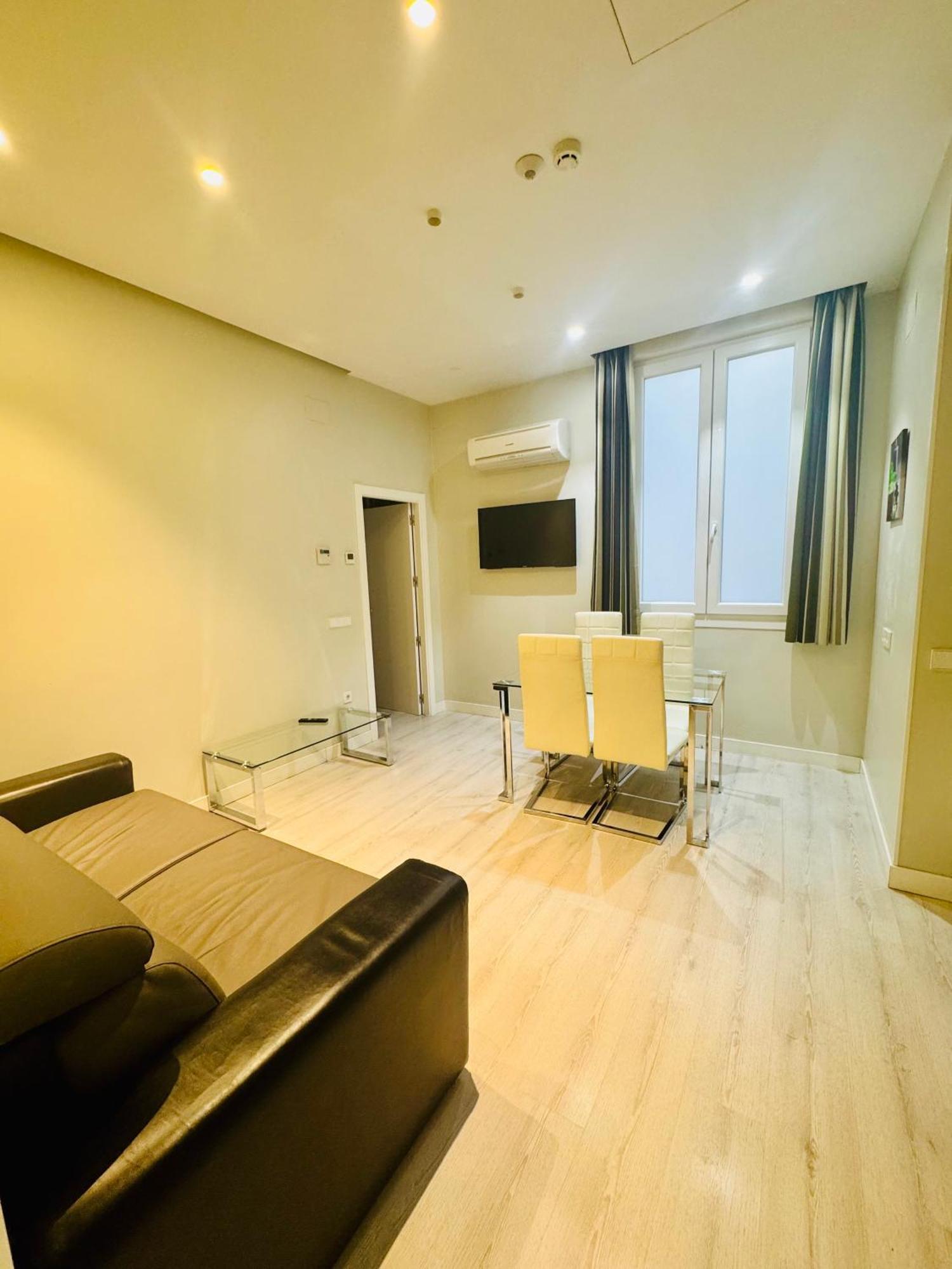 Apartamentos Apolo Madrid Extérieur photo