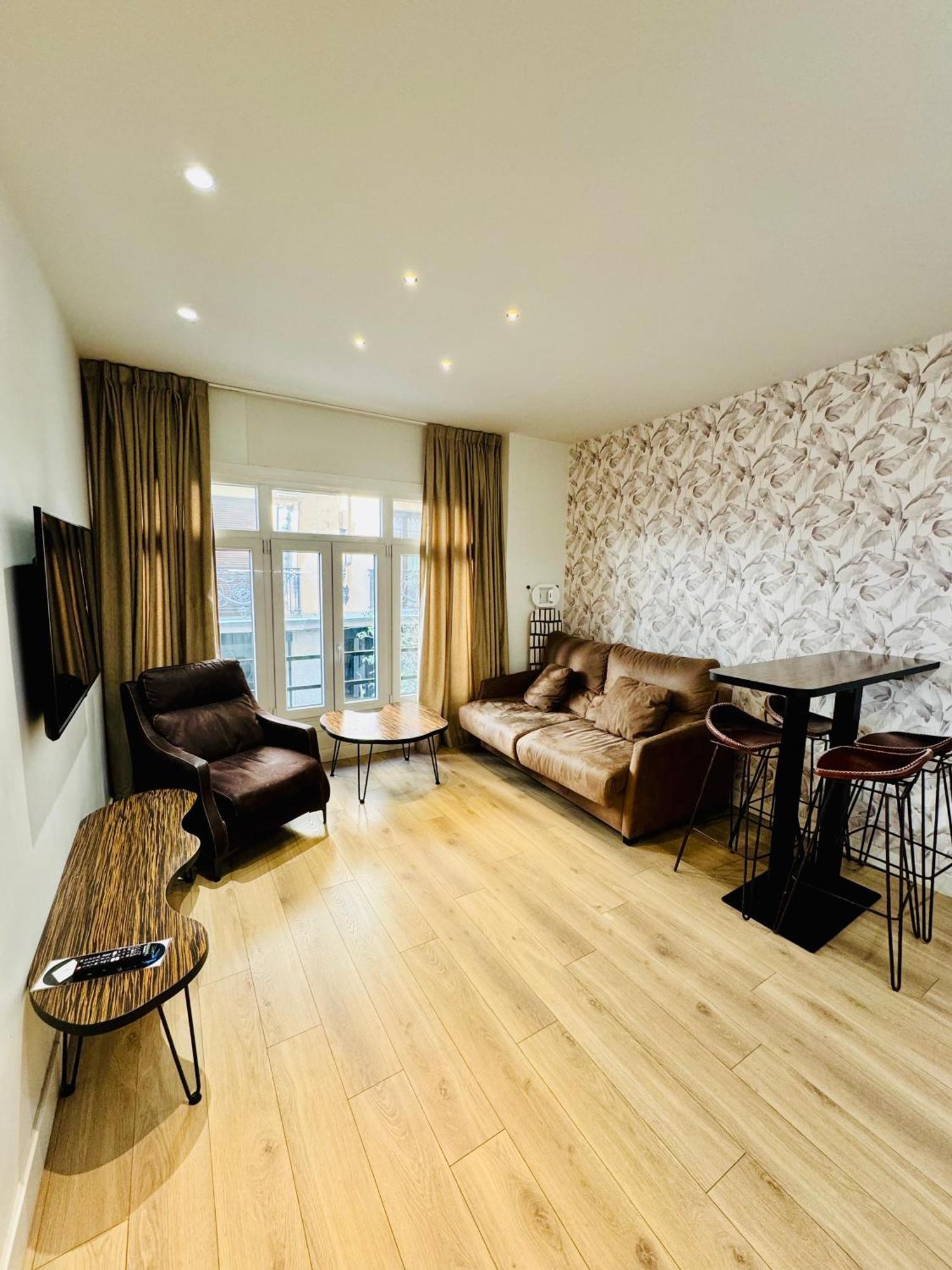Apartamentos Apolo Madrid Extérieur photo