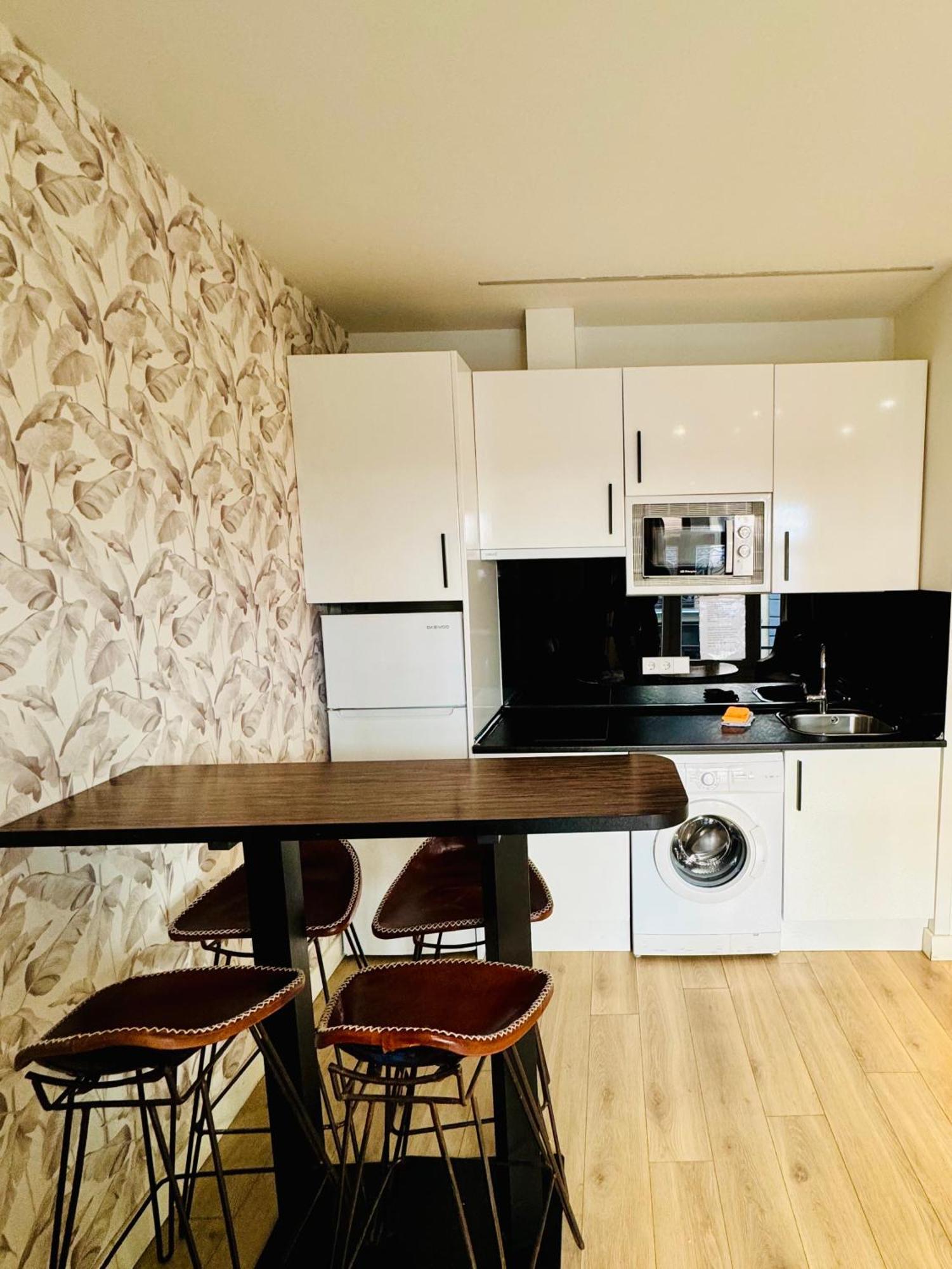Apartamentos Apolo Madrid Extérieur photo